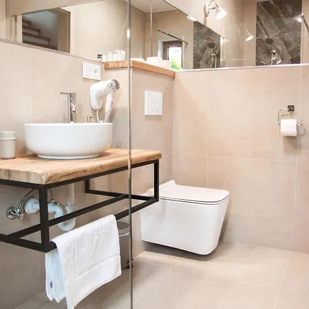 Osemka Apartament *
