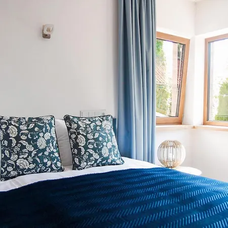Apartament Osemka *